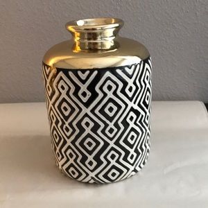 Gold and printed vase